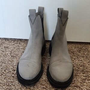 Toms Women's Light Gray Ankle Booties
